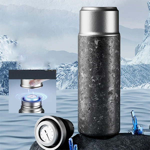 Titanium vandflaske med magnetisk låg